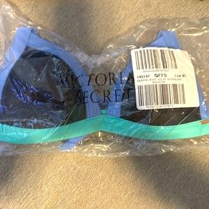 NWT Victoria’s Secret padded bikini top size small